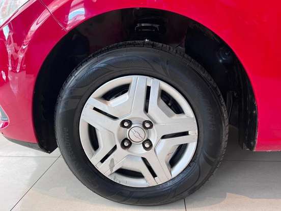 CHEVROLET-PRISMA-2014