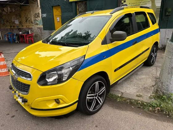 CHEVROLET SPIN 1.8 LT 8V FLEX 4P MANUAL CHEVROLET SPIN 1.8 LT 8V FLEX 4P MANUAL
