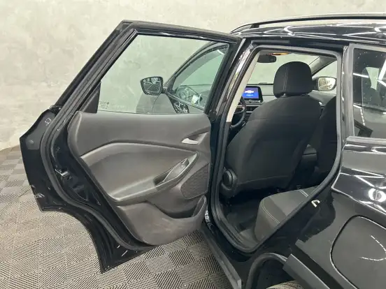 CHEVROLET-TRACKER-2023