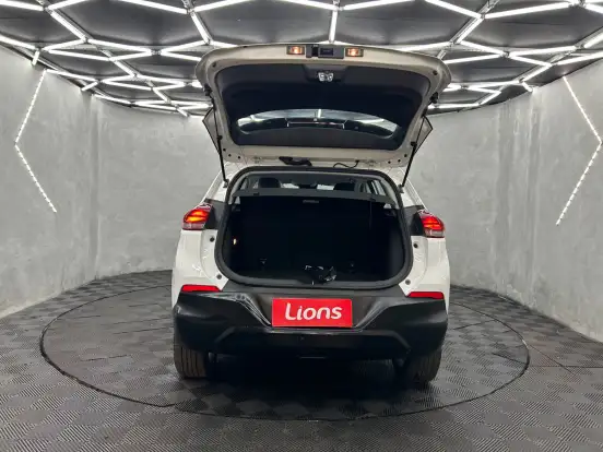 CHEVROLET-TRACKER-2023