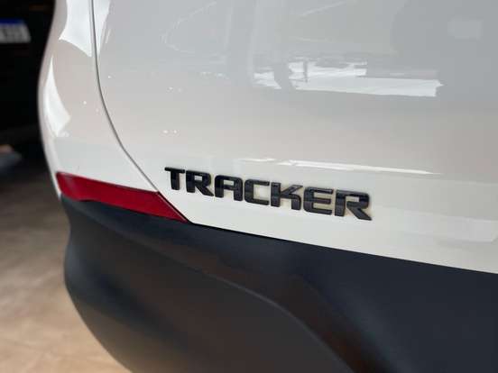 CHEVROLET-TRACKER-2024