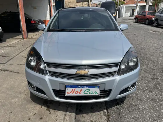 CHEVROLET VECTRA 2.0 MPFI GT HATCH 8V FLEX 4P MANUAL CHEVROLET VECTRA 2.0 MPFI GT HATCH 8V FLEX 4P MANUAL