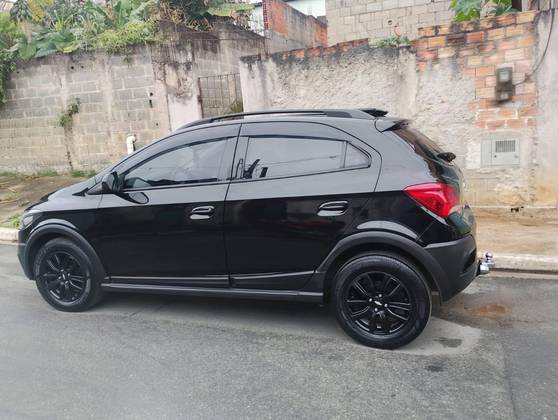 CHEVROLET ONIX 1.4 MPFI ACTIV 8V FLEX 4P AUTOMÁTICO