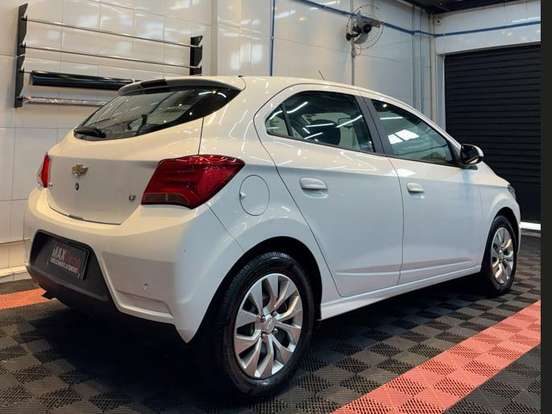 CHEVROLET-ONIX-1.4 MPFI LT 8V FLEX 4P AUTOMÁTICO CHEVROLET-ONIX-2016