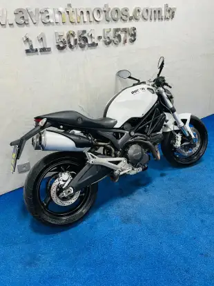 DUCATI-MONSTER 696-2011