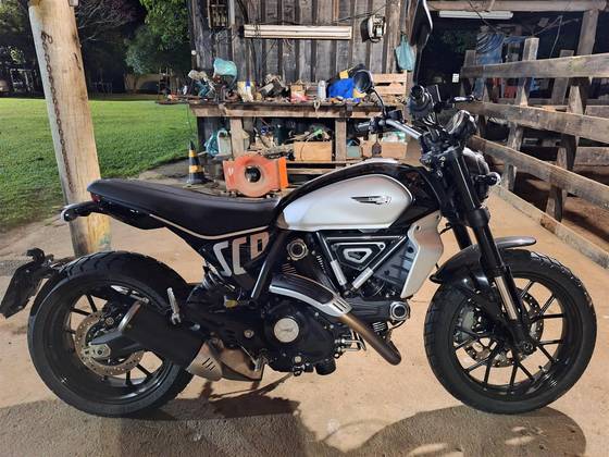 DUCATI SCRAMBLER ICON 