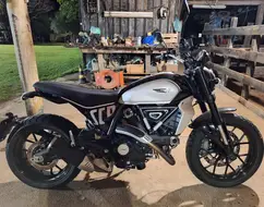 DUCATI SCRAMBLER ICON DUCATI SCRAMBLER ICON