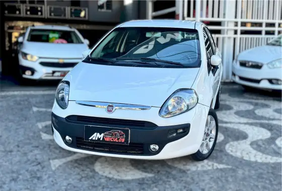 FIAT PUNTO 1.4 ATTRACTIVE ITALIA 8V FLEX 4P MANUAL FIAT PUNTO 1.4 ATTRACTIVE ITALIA 8V FLEX 4P MANUAL