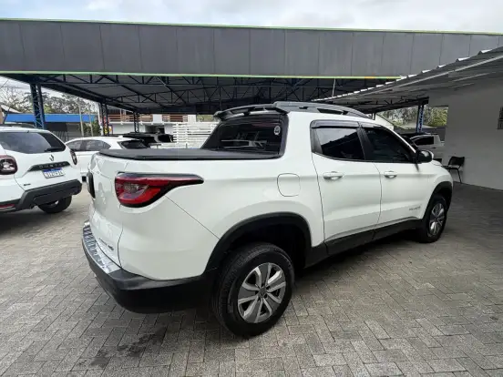 FIAT-TORO-1.8 16V EVO FLEX FREEDOM AT6 FIAT-TORO-2017