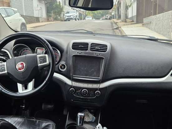 FIAT-FREEMONT-2.4 PRECISION 16V GASOLINA 4P AUTOMÁTICO FIAT-FREEMONT-2013