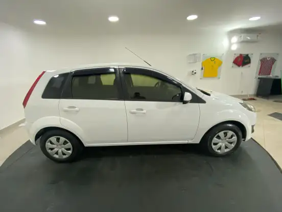FORD-FIESTA-2014