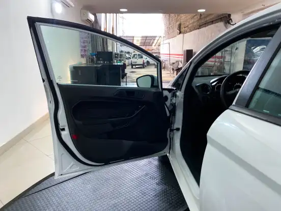 FORD-FIESTA-2014