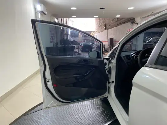 FORD-FIESTA-2015