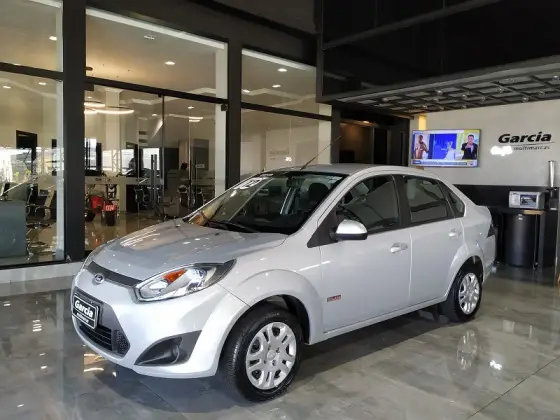 FORD FIESTA 1.6 ROCAM SEDAN 8V FLEX 4P MANUAL