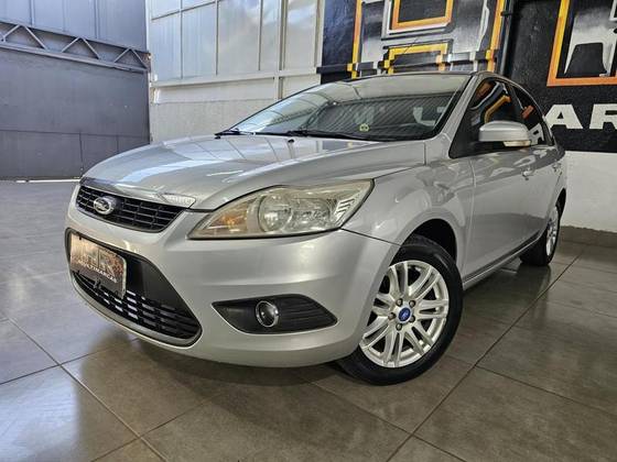 FORD FOCUS 1.6 GLX SEDAN 16V FLEX 4P MANUAL