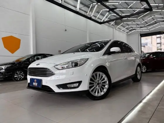 FORD FOCUS 2.0 TITANIUM SEDAN 16V FLEX 4P POWERSHIFT FORD FOCUS 2.0 TITANIUM SEDAN 16V FLEX 4P POWERSHIFT