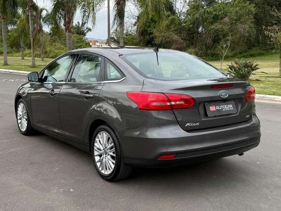 FORD-FOCUS-2.0 SE SEDAN 16V FLEX 4P POWERSHIFT FORD-FOCUS-2016
