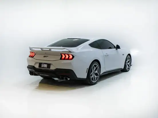 FORD-MUSTANG-2024