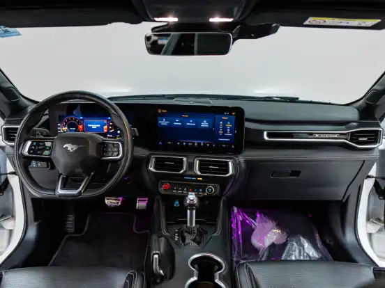 FORD-MUSTANG-2024