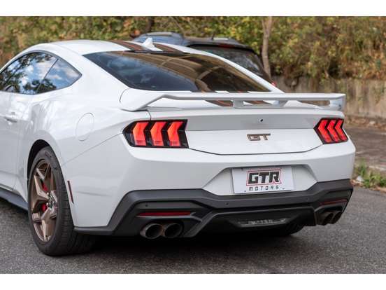 FORD-MUSTANG-2024