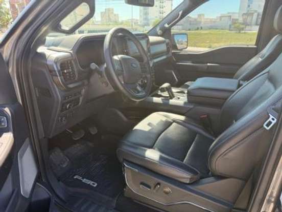 FORD-F-150-5.0 V8 GASOLINA CD LARIAT BLACK FX4 AUTOMÁTICO FORD-F-150-2024