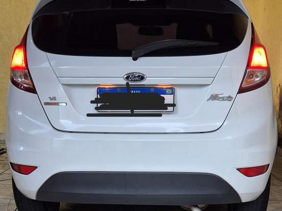 FORD-FIESTA-1.6 SE HATCH 16V FLEX 4P POWERSHIFT FORD-FIESTA-2014