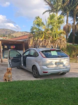 FORD FOCUS 2.0 GLX 16V GASOLINA 4P AUTOMÁTICO