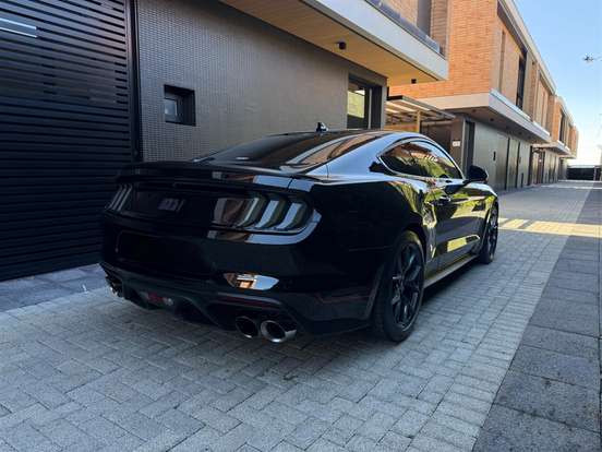 FORD-MUSTANG-2022