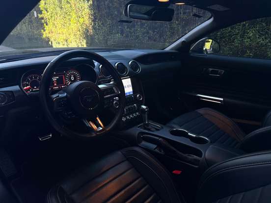 FORD-MUSTANG-2022