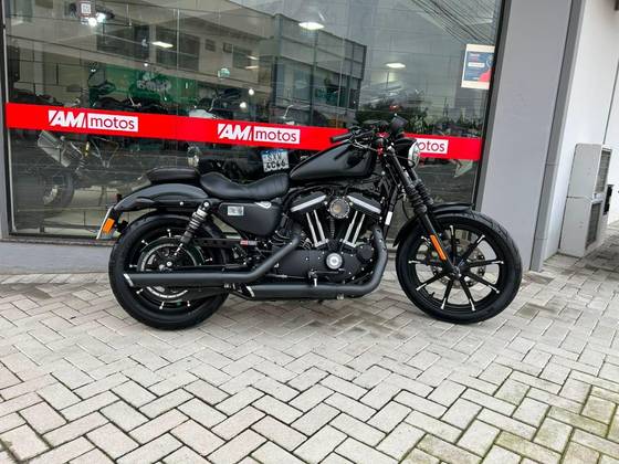 HARLEY-DAVIDSON SPORTSTER IRON 883 