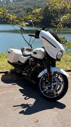 HARLEY-DAVIDSON STREET GLIDE 