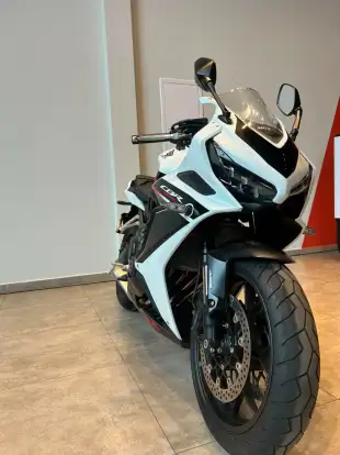 HONDA-CBR 650R ABS-2024