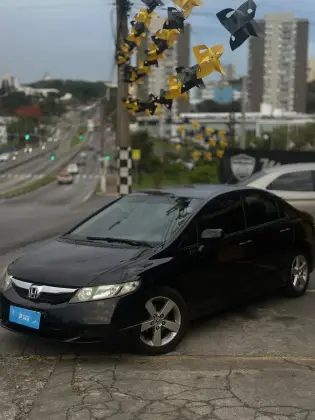 HONDA CIVIC 1.8 LXS 16V FLEX 4P AUTOMÁTICO HONDA CIVIC 1.8 LXS 16V FLEX 4P AUTOMÁTICO