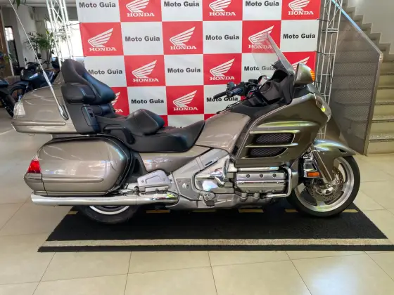HONDA GL 1800 GOLD WING 