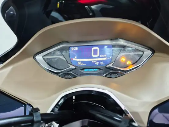 HONDA-PCX 160 DLX-2025