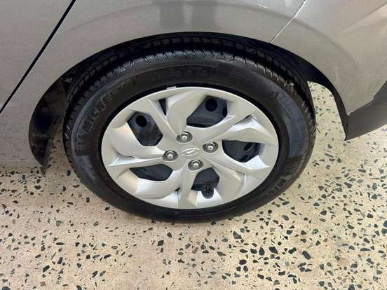 HYUNDAI-HB20-1.0 12V FLEX COMFORT PLUS MANUAL HYUNDAI-HB20-2024