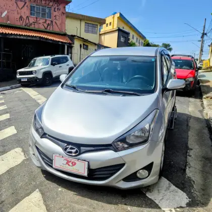 HYUNDAI HB20S 1.0 COMFORT PLUS 12V FLEX 4P MANUAL