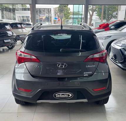 HYUNDAI-HB20X-2013