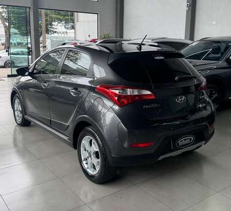 HYUNDAI-HB20X-1.6 16V STYLE FLEX 4P AUTOMÁTICO HYUNDAI-HB20X-2013
