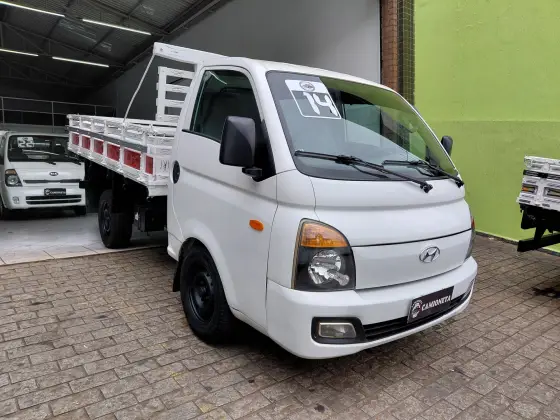HYUNDAI HR 2.5 LONGO COM CAÇAMBA 4X2 16V 130CV TURBO INTERCOOLER DIESEL 2P MANUAL