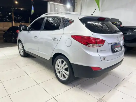 HYUNDAI-IX35-2.0 MPFI GLS 4X2 16V GASOLINA 4P AUTOMÁTICO HYUNDAI-IX35-2011