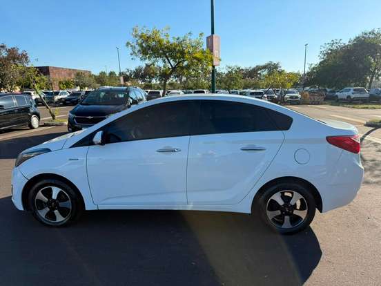 HYUNDAI-HB20S-1.6 COMFORT PLUS 16V FLEX 4P AUTOMÁTICO HYUNDAI-HB20S-2015