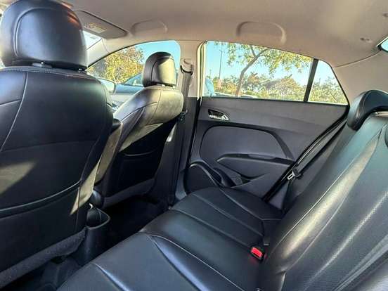 HYUNDAI-HB20S-1.6 COMFORT PLUS 16V FLEX 4P AUTOMÁTICO HYUNDAI-HB20S-2015