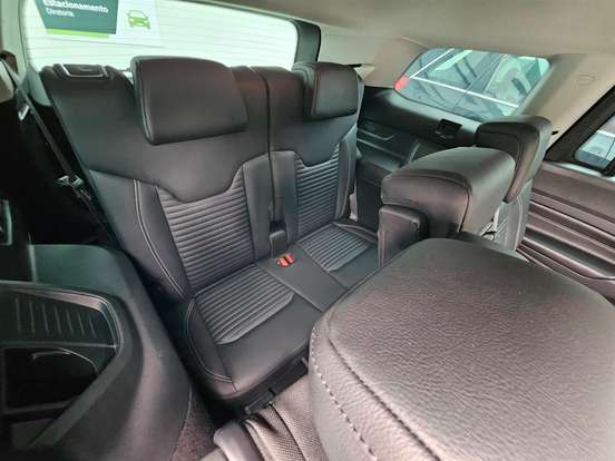 JEEP-COMMANDER-2024
