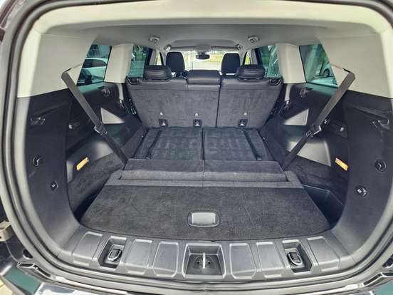 JEEP-COMMANDER-2024