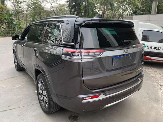 JEEP-COMMANDER-2023