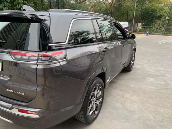 JEEP-COMMANDER-2023