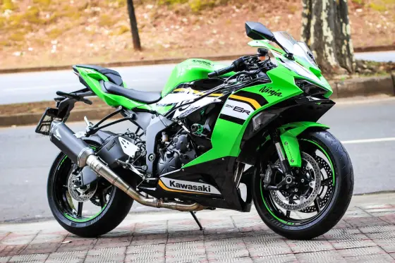 KAWASAKI NINJA ZX-6R KAWASAKI NINJA ZX-6R