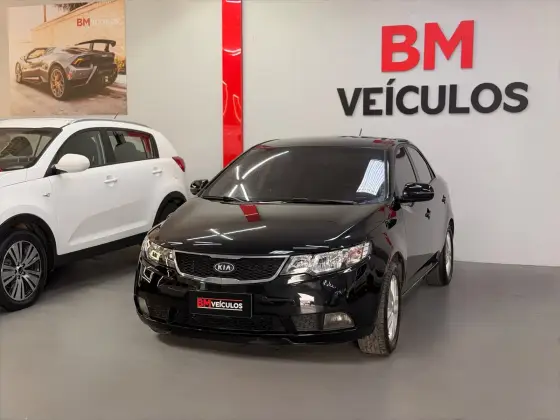 KIA CERATO 1.6 E.213 SEDAN 16V GASOLINA 4P MANUAL