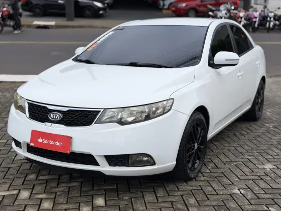 KIA CERATO 1.6 SX3 16V GASOLINA 4P MANUAL